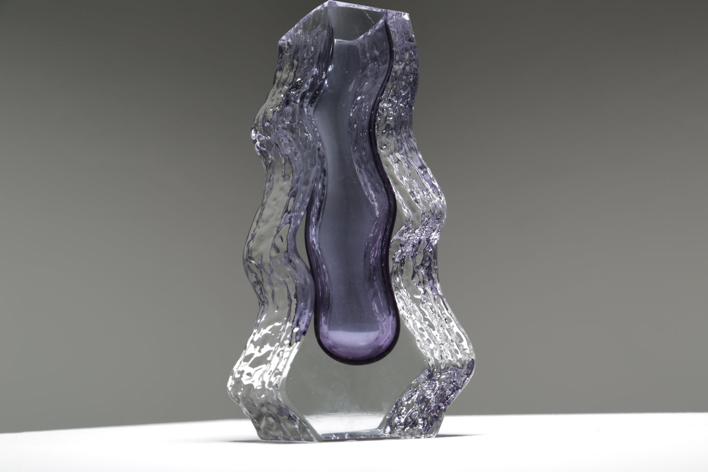 Gianfranco Mandruzzato wavy purple vase glass